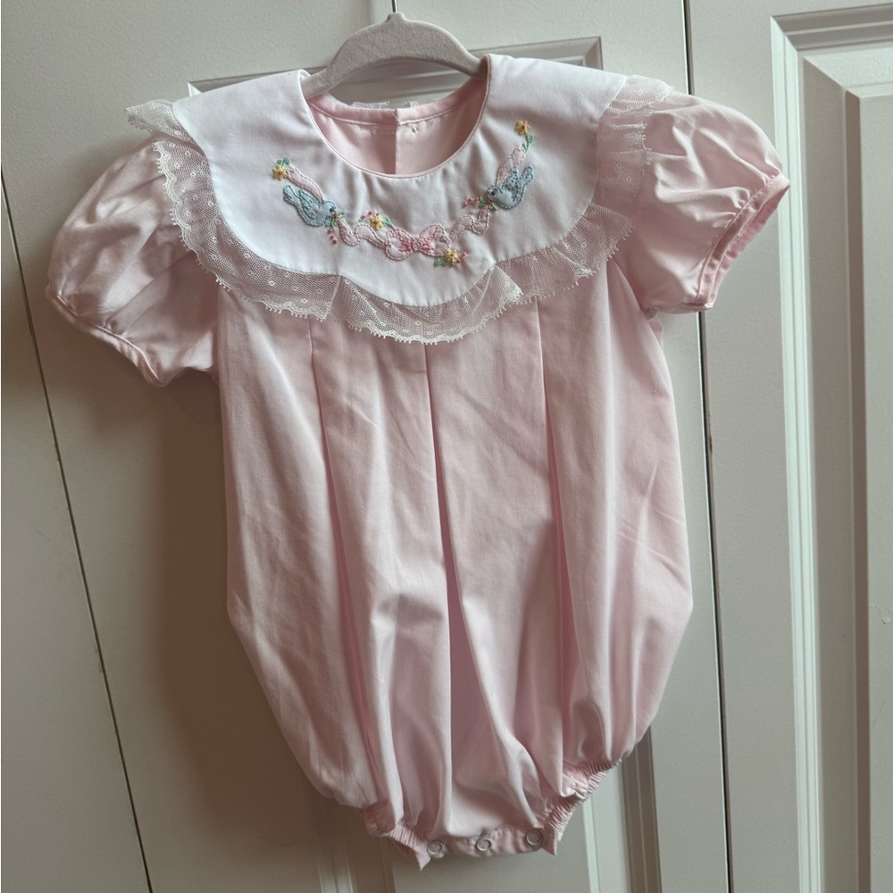 NWOT pink heirloom bubble bows and birds